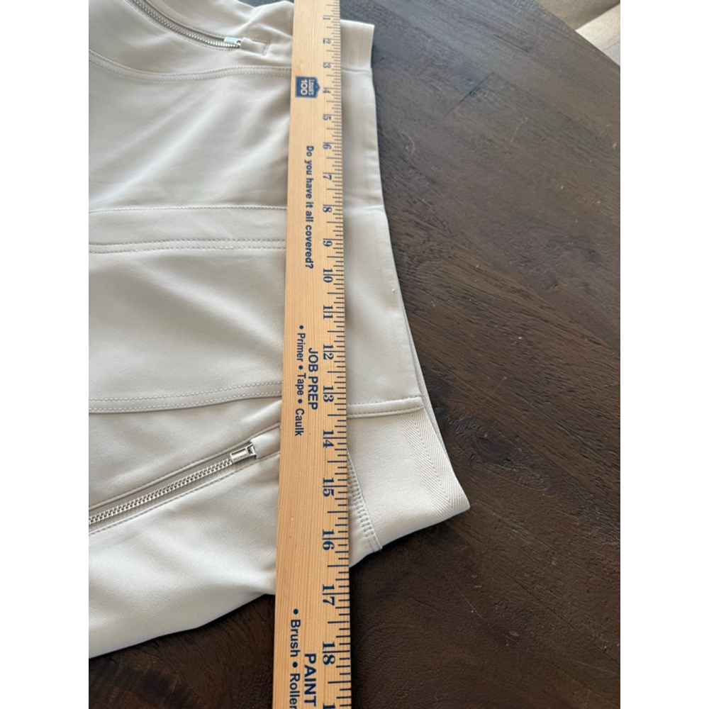 Athleta Beige Cargo Trousers Size 10, wide leg, pull on. Pockets.
Gorp, athlete - Picture 9 of 9